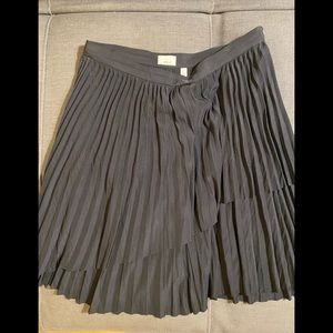 Aritzia plated skirt